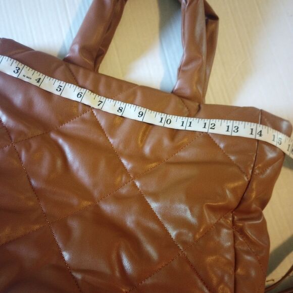Puffy Quilted Medium Size Handbag With Detachable Shoulder Strap - Picture 5 of 9